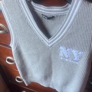 Gray Sleeveless Knit Vest with NY Embroidery